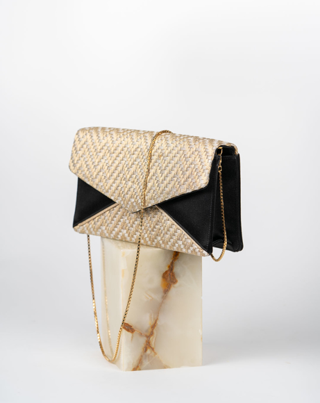 Picture of MESH CLUTCH BAG IN BLACK & GOLD